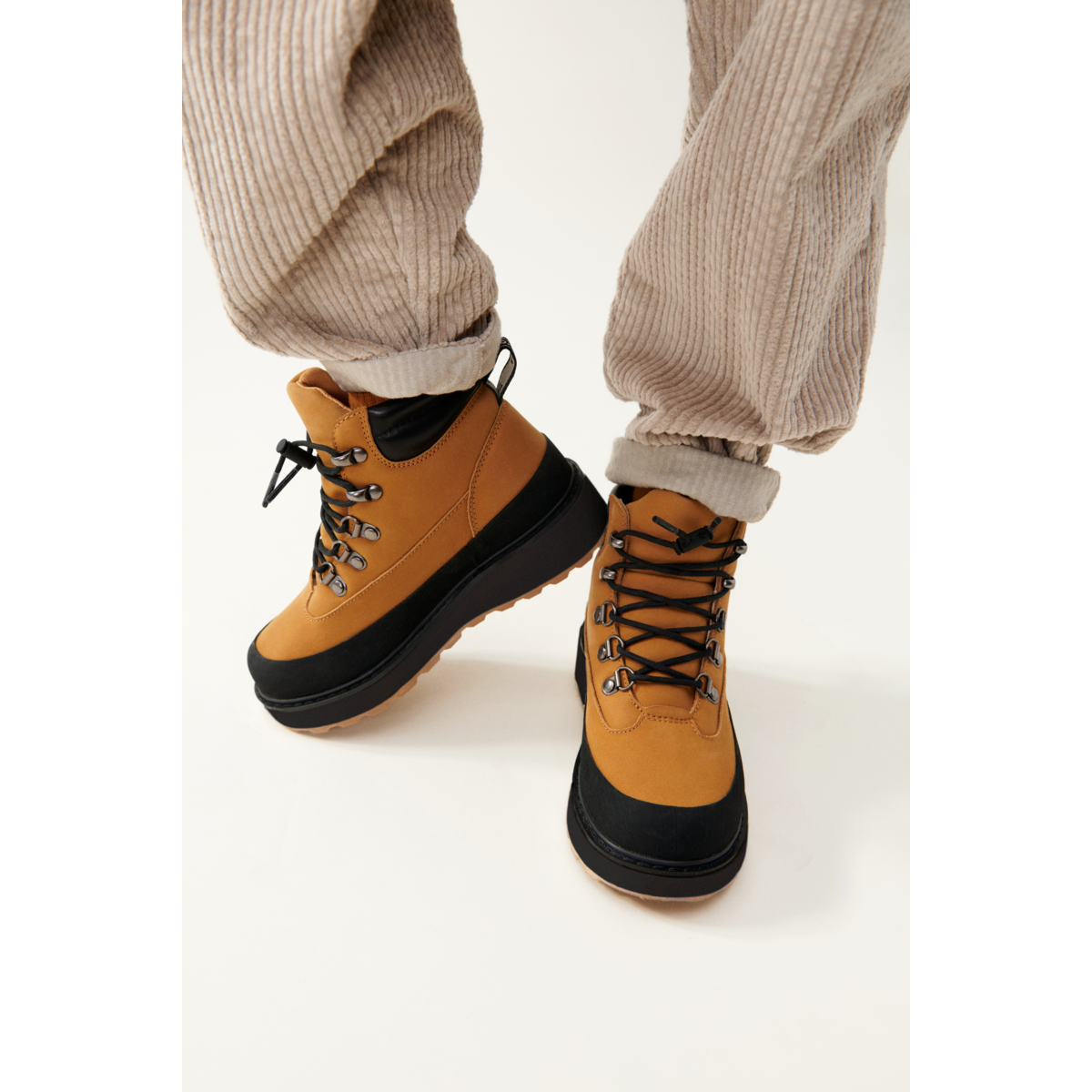 LIEWOOD Lucien Læderstøvle - Golden caramel / Black - Støvler