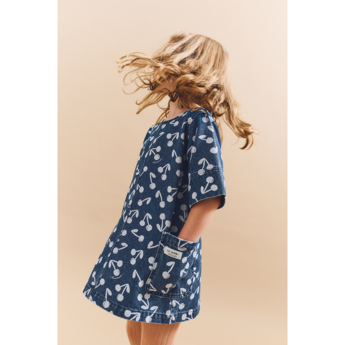 LIEWOOD ANGELICA Mønstret Denimkjole - Cherry blossom / Medium blue denim - Kjole