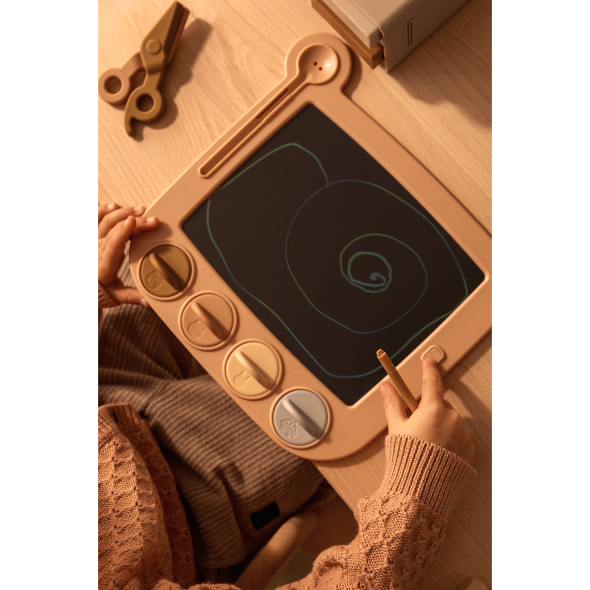 LIEWOOD VENZORA LCD Tegnetavle med stempler - Pale tuscany multi mix - Kreativt legetøj