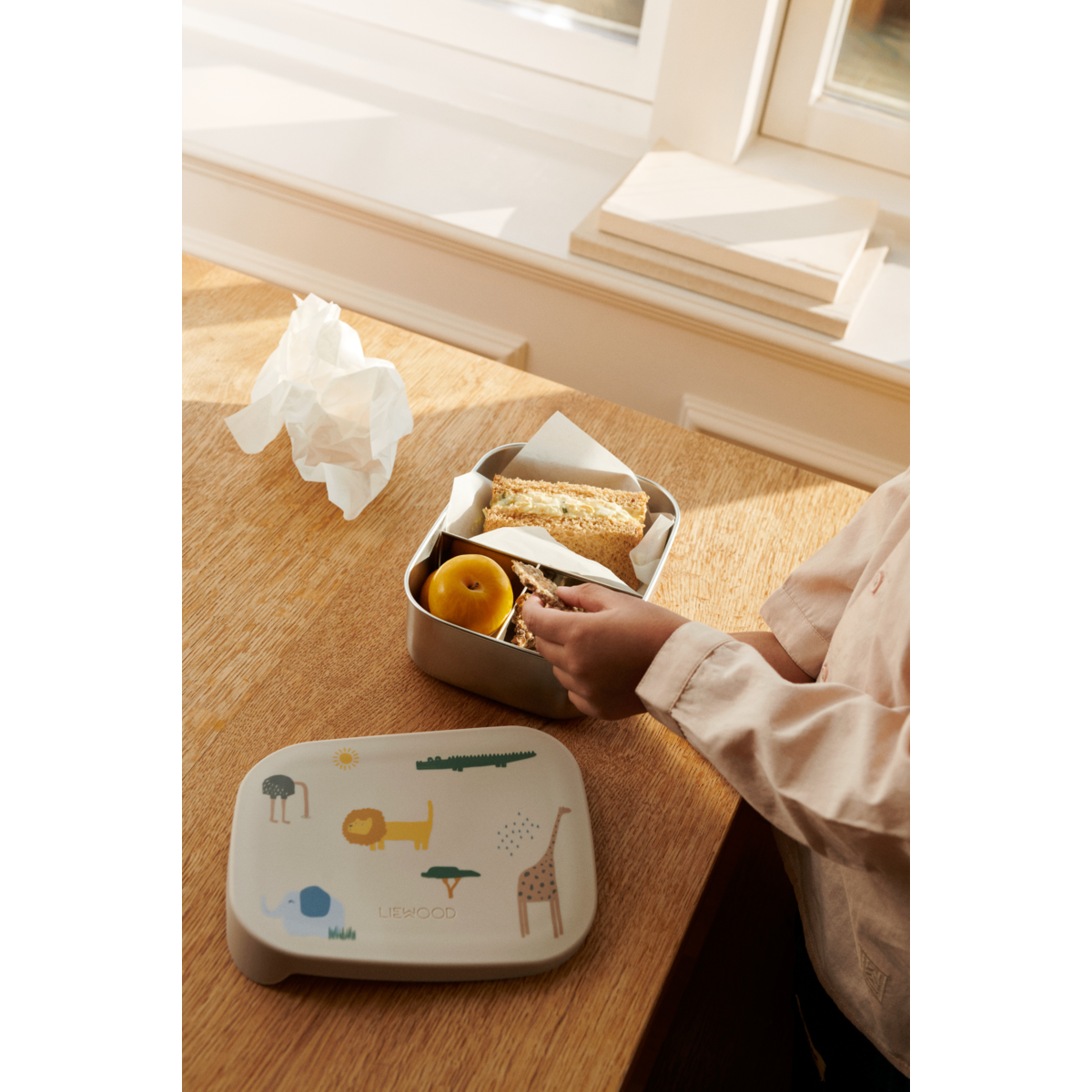 LIEWOOD Arthur Madkasse Med Print - Safari sandy mix - Madkasse