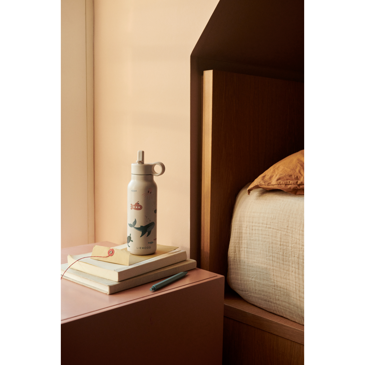 LIEWOOD Falk Vandflaske 350 Ml - Sea creature / Sandy - Vandflaske