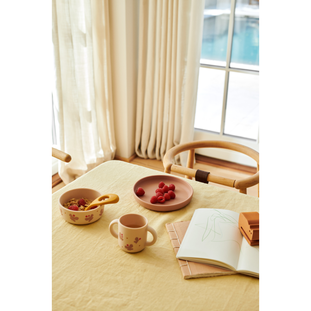 LIEWOOD Vivi Service i Silikone - Butterfly / Apple blossom - Børneservice sæt