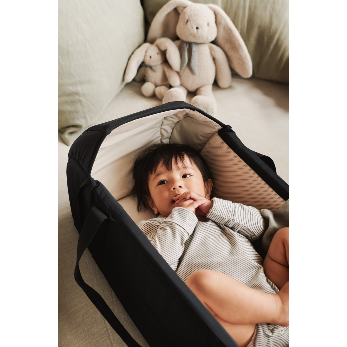 LIEWOOD Amber baby nest og lift - Black - Babylift