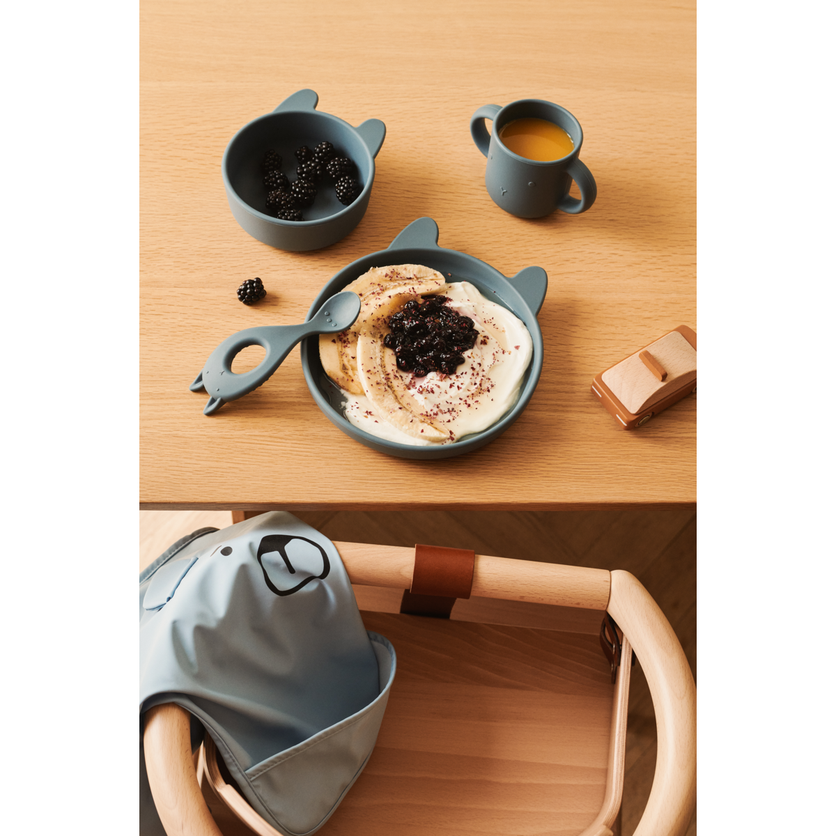 Liewood Vivi Silicone Tableware 4 Pack Baby - Rabbit whale blue - TABLEWARE SET