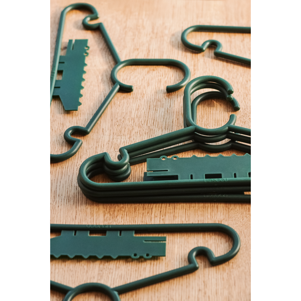 LIEWOOD Falton-bøjle med dyremotiver 8-pak - Garden green - Knagerække & Bøjler