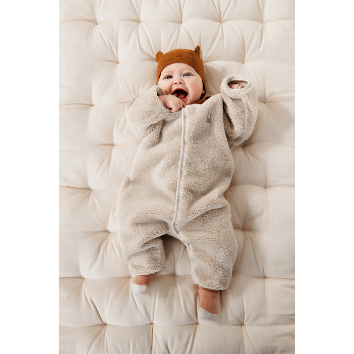 LIEWOOD Bailey Fleecedragt Til Baby - Sandy - SUIT