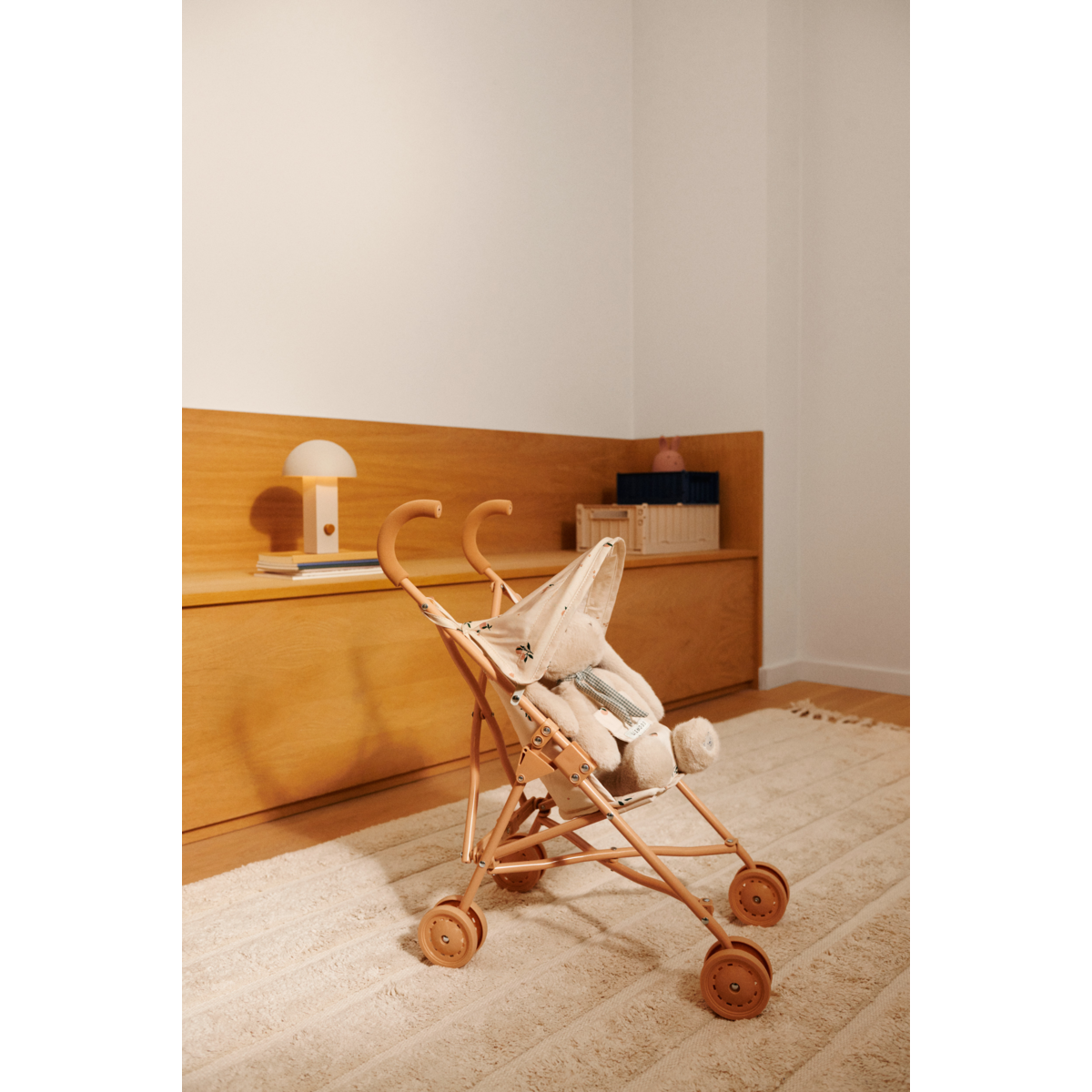 LIEWOOD Elsie Klapvogn til Dukker - Peach / Sea shell - FORUDSÆT SPIL