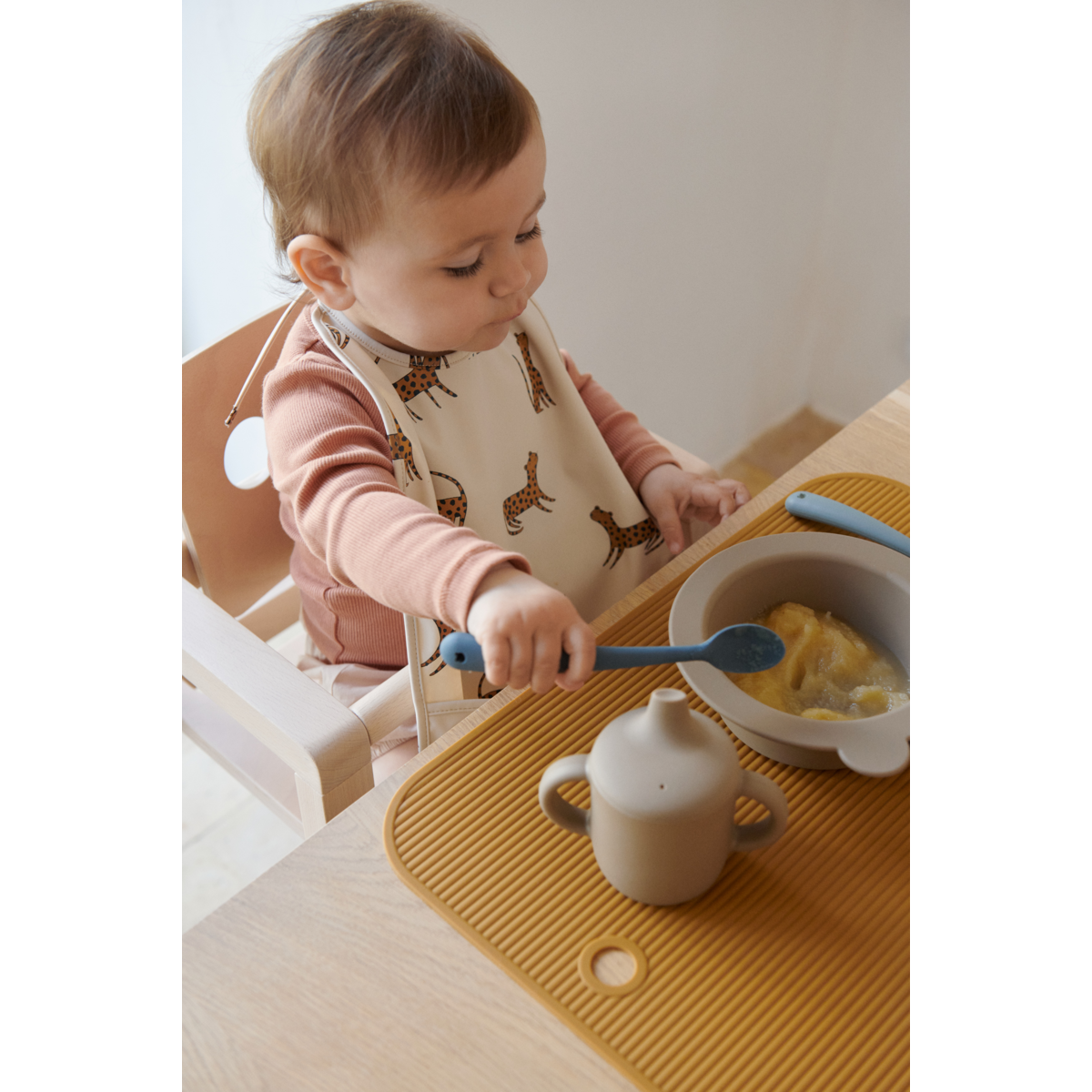 LIEWOOD Peony Skridsikker Skål 2 stk - Sandy / Oat - Skål