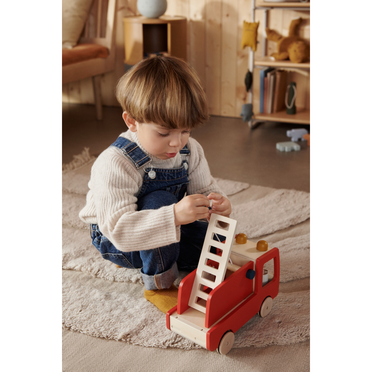 LIEWOOD Eigil Brandbil - Classic navy multi mix - Trækkelegetøj