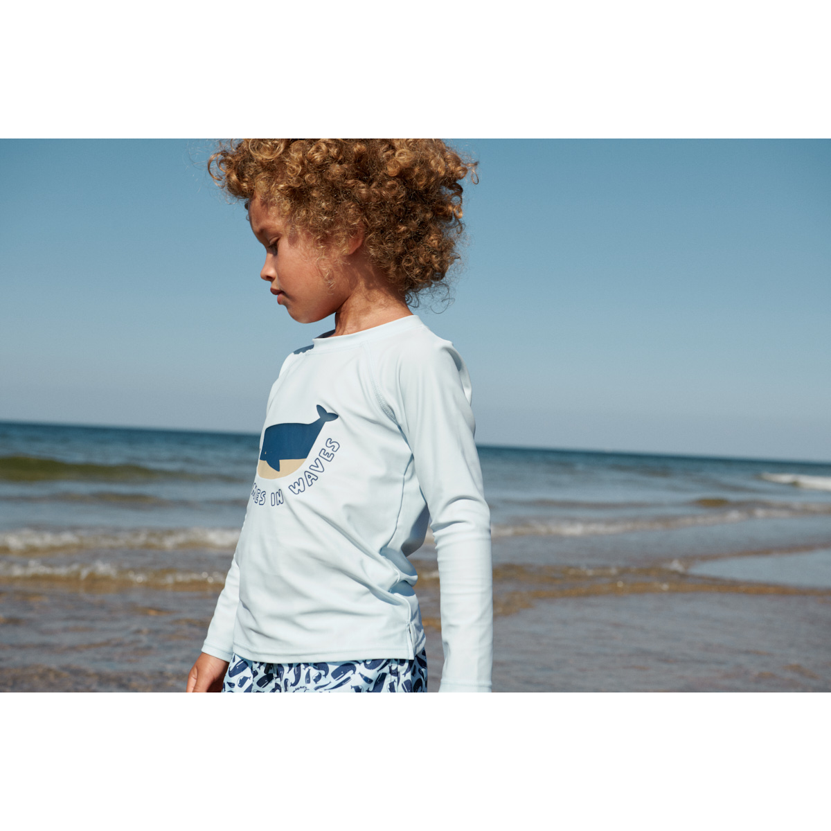 LIEWOOD Noah Langærmet Bade-T-Shirt - It comes in waves / Pure sky - Svømmetrøje