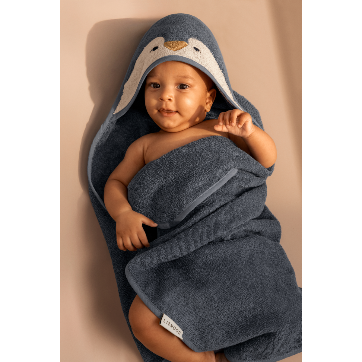 LIEWOOD ALBERT Babyhåndklæde Med Hætte - Oceanview mix - Håndklæder / Vaskeklude