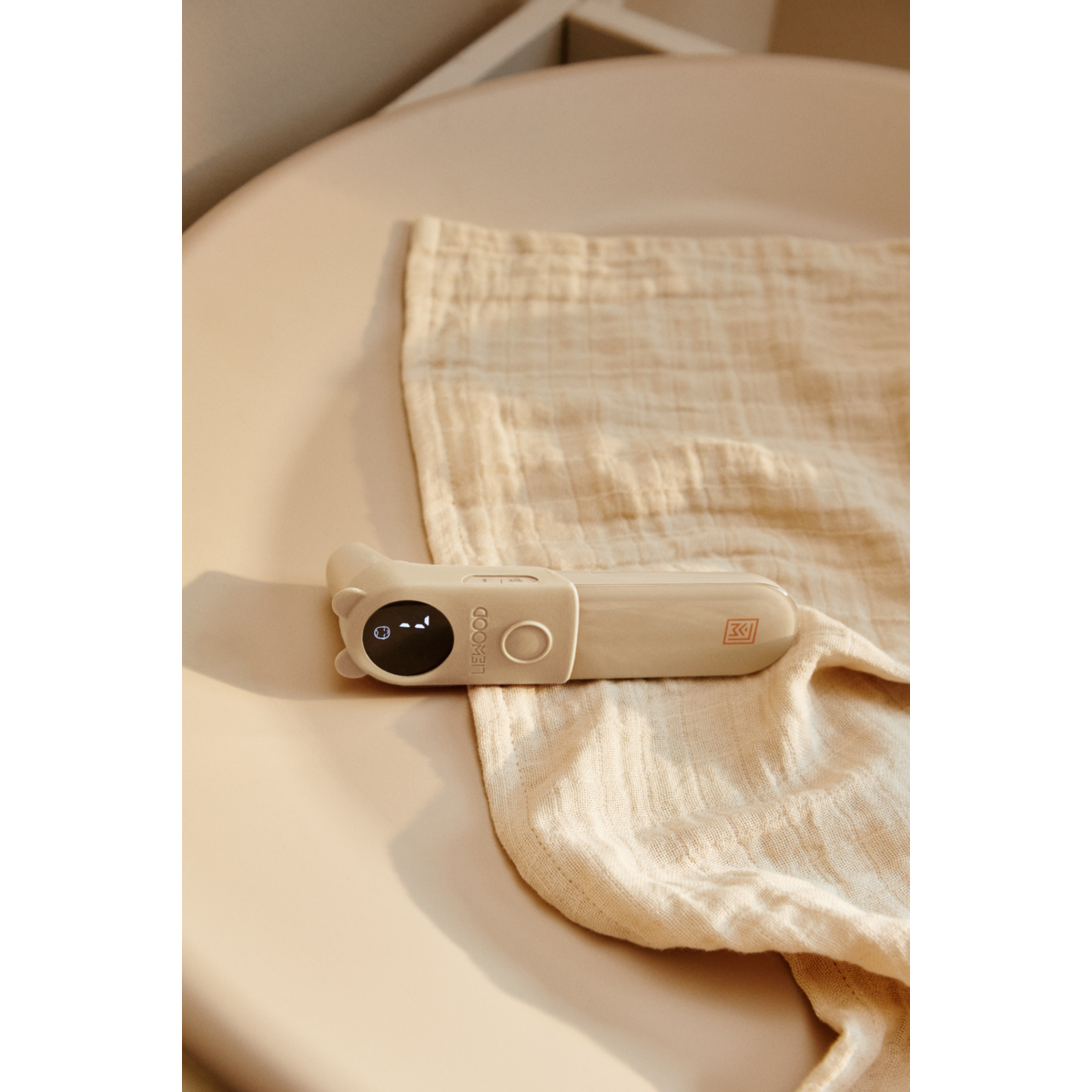 LIEWOOD Olivier Berøringsfrit Pandetermometer - Sandy - Bad & hygiejne