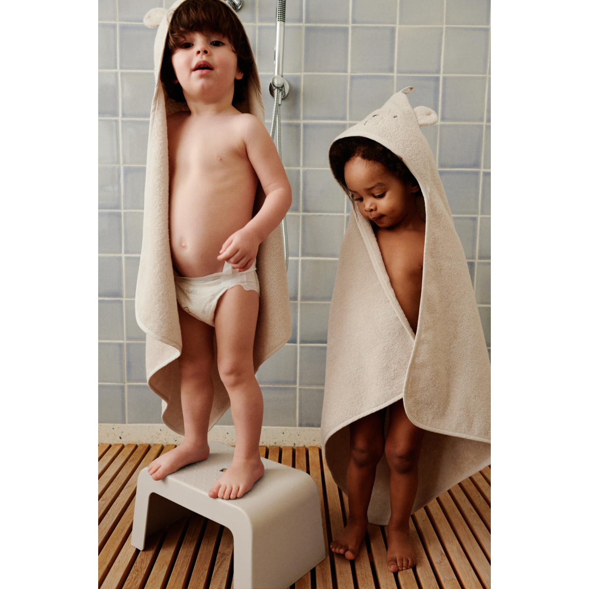 LIEWOOD ALBERT Babyhåndklæde Med Hætte - Sandy - Håndklæder / Vaskeklude