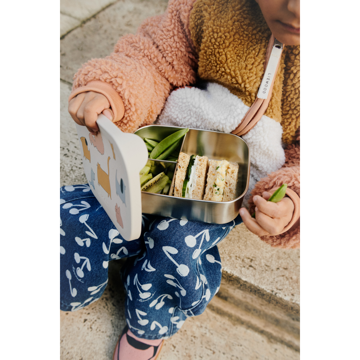 LIEWOOD Arthur Madkasse Med Print - Cats and Dogs / Sandy - Madkasse