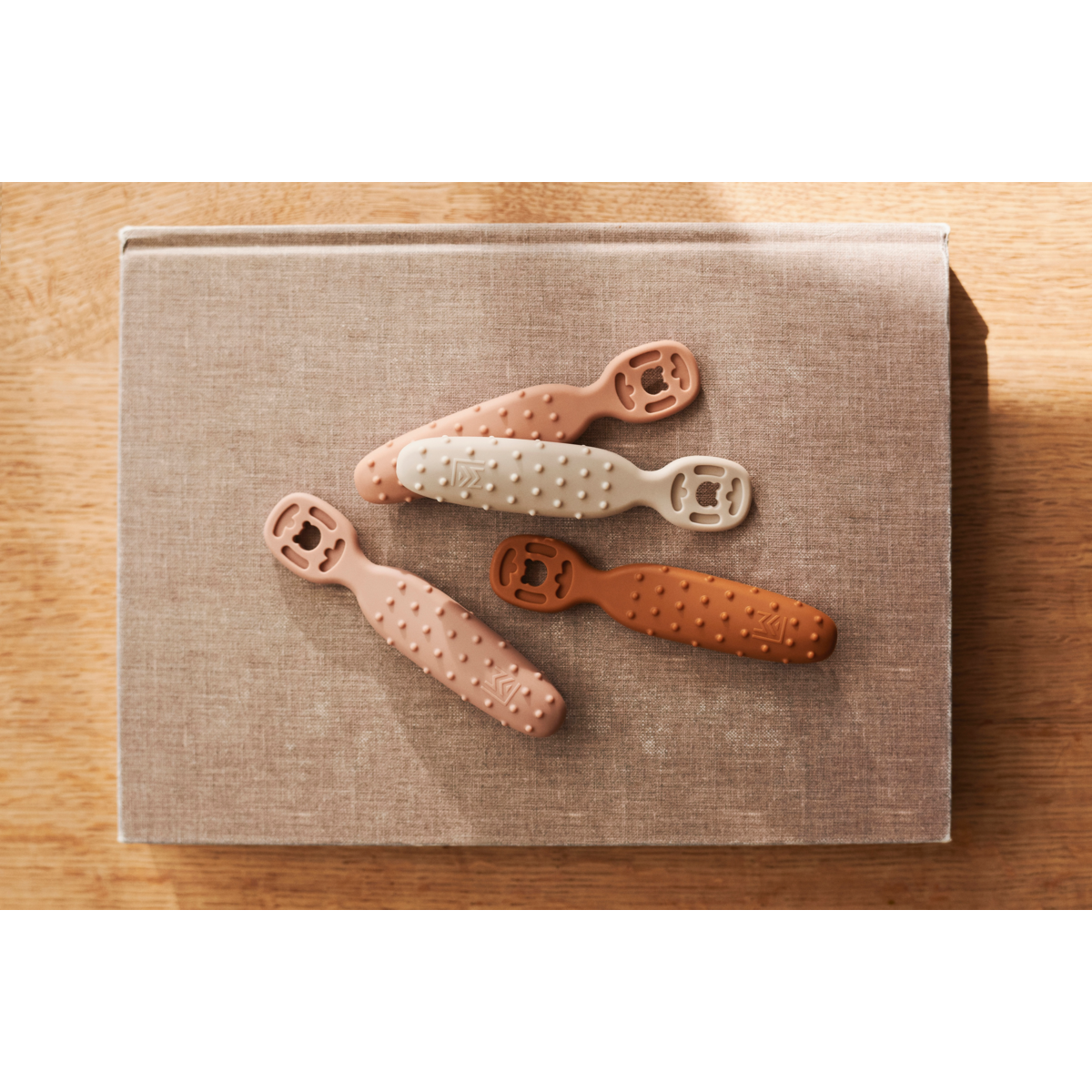 LIEWOOD Caelia Baby Læringsskeer 4 stk - Pale tuscany multi mix - Bestik